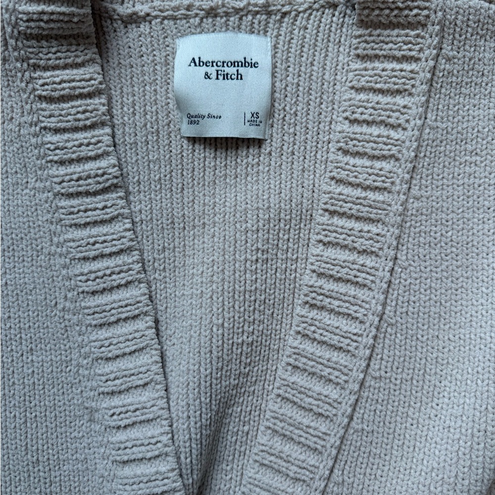Abercrombie & Fitch Women's Beige Cardigan Sweater - Picture 2 of 3